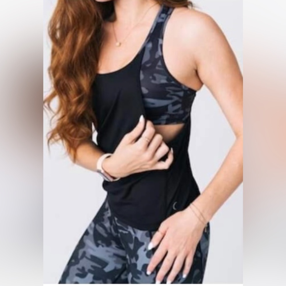 Zyia Black & Camo 2 in 1 Light n Tight tank